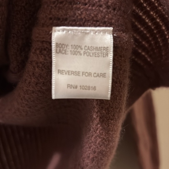 Garnet Hill mauve Sweater with Floral Embroidery - medium - 100% cashmere - Picture 3 of 4